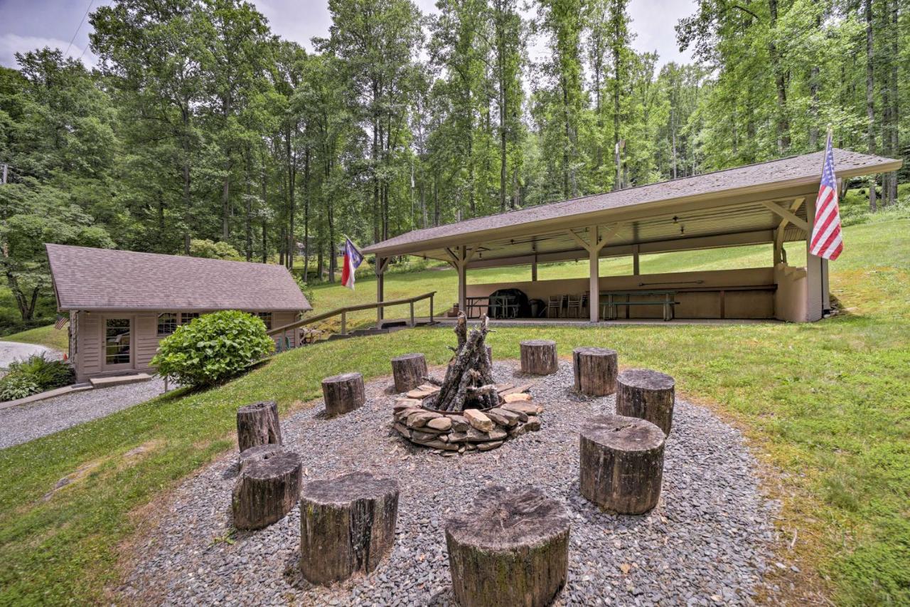 Bryson City Home With Private Fire Pit And Creek! Bagian luar foto