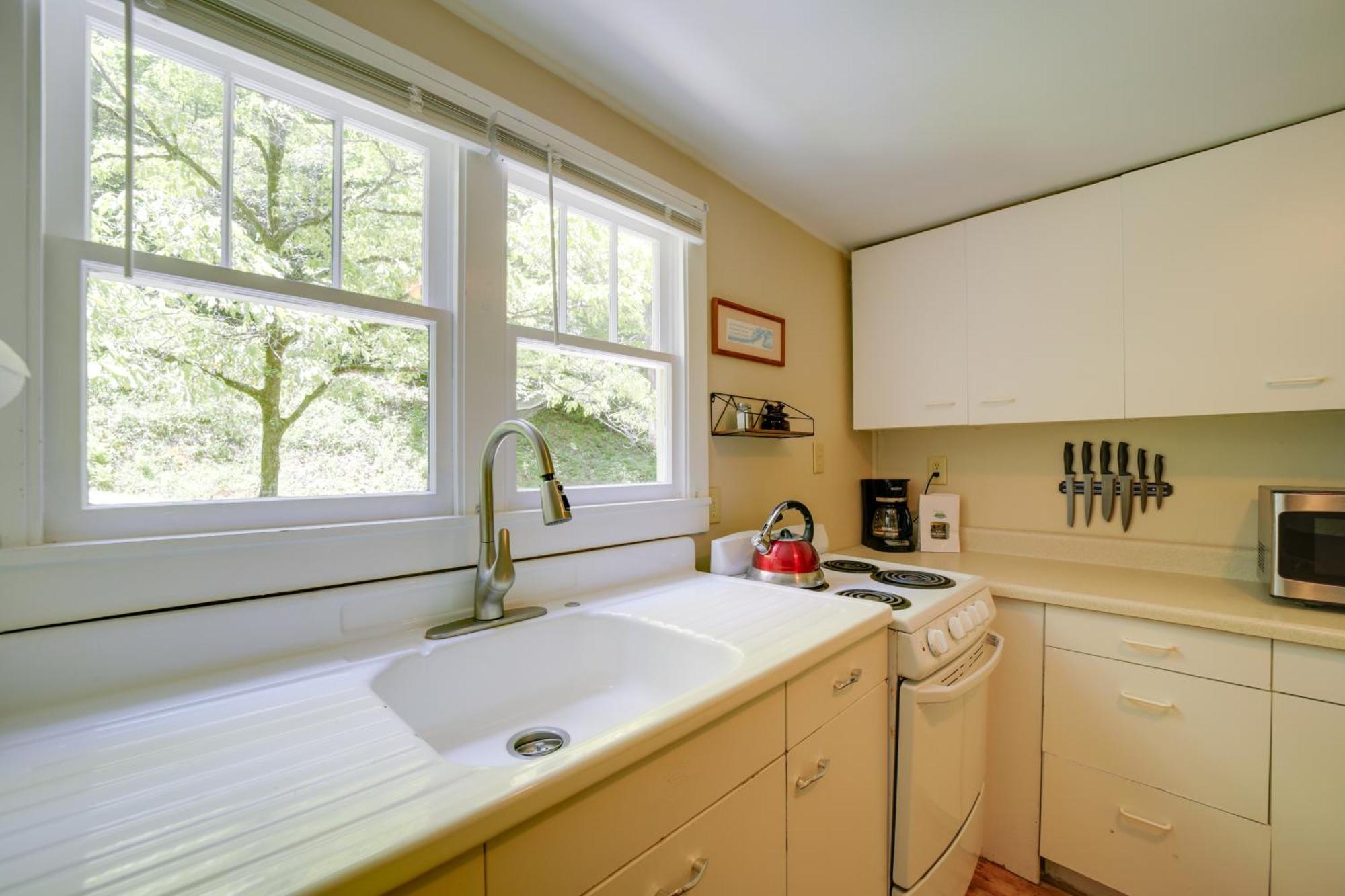 Bryson City Home With Private Fire Pit And Creek! Bagian luar foto