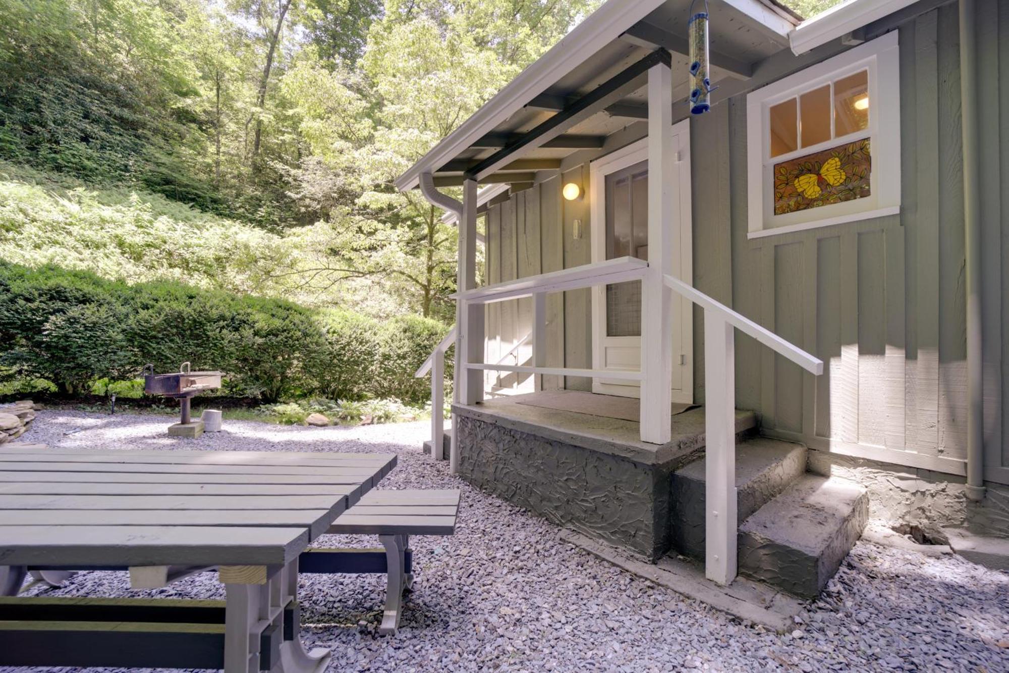 Bryson City Home With Private Fire Pit And Creek! Bagian luar foto